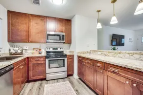 Relax Fireside: Family Home 6 Mi to Dtwn Beaufort! - Interior