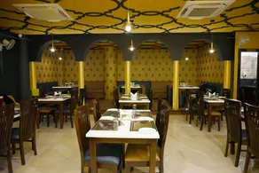 THE TRIUMPH Hotel - Restaurant