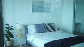 Spacious City Escape With Pool, Gym & Free Parking - Chambre