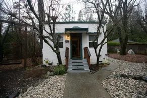 Outside Inn - Quarto