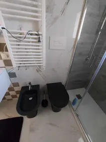 Black & White - Bagno