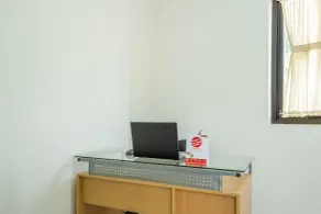 OYO 1460 Anyelir Residence - Recepción