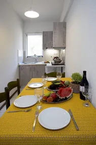 Spathies - In-room dining