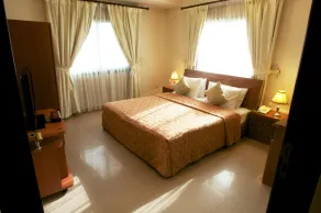 Safeer Plaza Hotel - Room