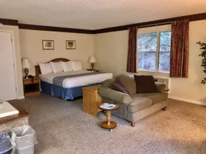 Four Seasons Inn - Zimmer