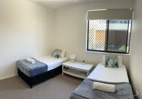 Kings Row Apartments - Room