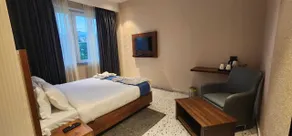 The Hive - Room