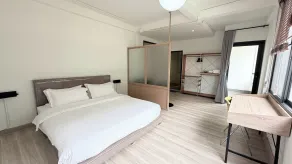 Brown H - Quarto