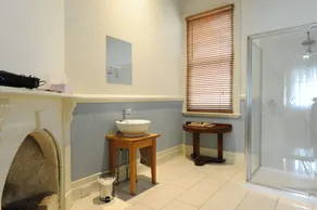 Alexandra Place - Bathroom