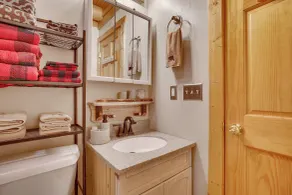 Lake and Trail Lodge: < 1 Mi to Lake Arbutus! - Interni