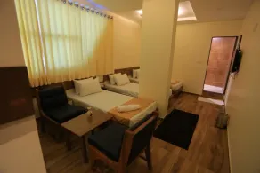 The Grand Raveta - Quarto