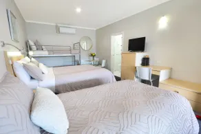 Nebula Motel - Habitación