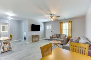 3 Mi to Brunswick Community College: Cozy Duplex! - Interiör