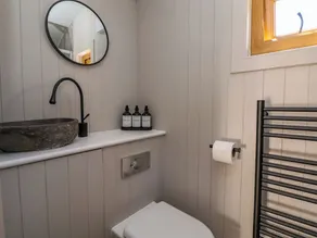 Cariad Mawr - Bathroom