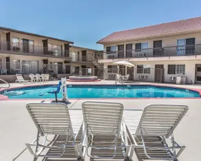 Econo Lodge St George North - Near Pioneer Park - Piscine