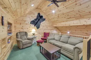 3 Mi to Ausable River! Forest Retreat w/ Fire Pit - Interiør