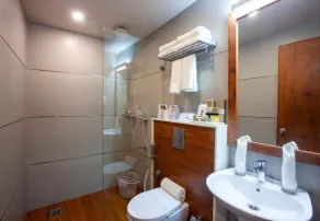 Hotel Gentleman Plaza - Bathroom