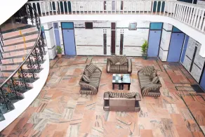 Hotel President - Lobby sitting area