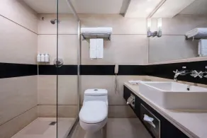 Sunworld Hotel Wangfujing - Bathroom