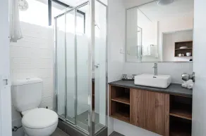 Browns Plains Hotel - Badezimmer