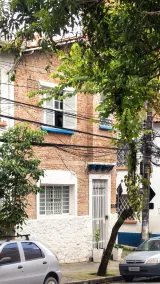 Pousada e Hostel São Paulo Comfort - Bairro Pinheiros, próximo Hospital das Clínicas e Incor, Oscar Freire, Av Paulista, Allianz, Vila Madalena e fácil acesso ao Ibirapuera e Morumbi - Interior entrance