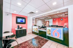 Motel 6-Niantic, CT - New London - Lobby