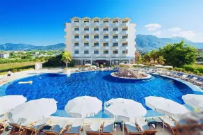 Sunshine Hotel - Pool