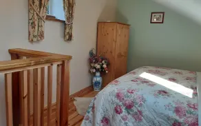 Wesley House Holidays - Choice of 2 Quirky Cottages in 4 private acres - Room
