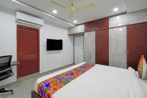 FabHotel Sushmitha Inn - Rom