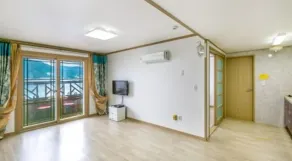 Geojae Beach Maru Pension - Chambre