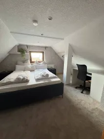 Small House park free at street - Room