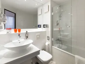 DORMERO Hotel Hannover-Langenhagen Airport - Salle de bain