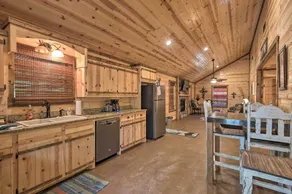 Cabin w/ Hot Tub - Near Broken Bow Lake & Hiking! - Interiør