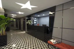 Hotel 81 Premier Hollywood - Reception