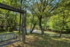 NY! \"The Mill House\" - Ooltewah Creekfront Cabin! \" - Interiör