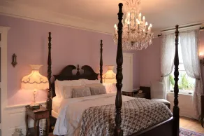 300 Clifton - Room