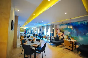 Sandy Beach Resort - Restaurant