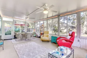 NEU! Gehobener Bungalow mit Terrasse und Grill, zu Fuß zum Strand - Innenbereich