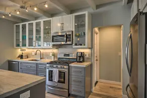 Remodeled Ventura Beach Home with Yard & Fire Pit! - Interior