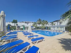 Nagi Beach Hotel - Pool