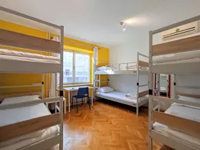 Whole Wide World Hostel - Værelse