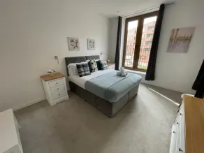 Absolute Stays on Grosvenor-luton Airport-st Albans Train Station-harry Potter - Room
