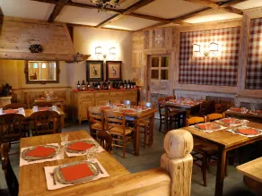 Laghetto Alpine Hotel & Restaurant - Restaurant