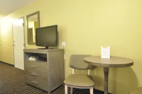 Super 8 by Wyndham Revelstoke BC - Chambre