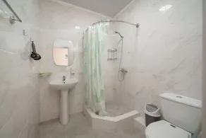 Alpinist Hotel - Bathroom