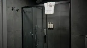 De Suite Hotel - Bathroom