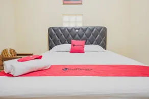 RedDoorz Syariah near Stadion Maulana Yusuf - Chambre