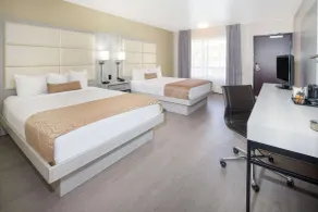 Ramada by Wyndham Burbank Airport - Room