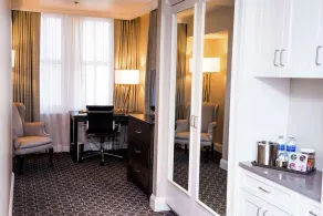 Redmont Hotel Birmingham, Curio Collection by Hilton - Chambre