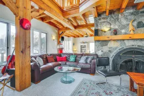 4 Mi to Danbury: Apt w/ Indoor Pool Access - Interiör